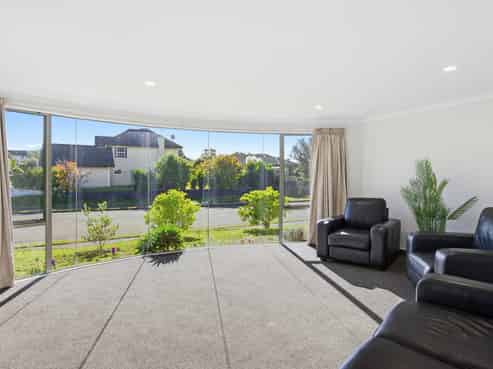 51 Milne Drive, Paraparaumu
