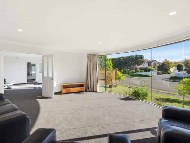 51 Milne Drive, Paraparaumu