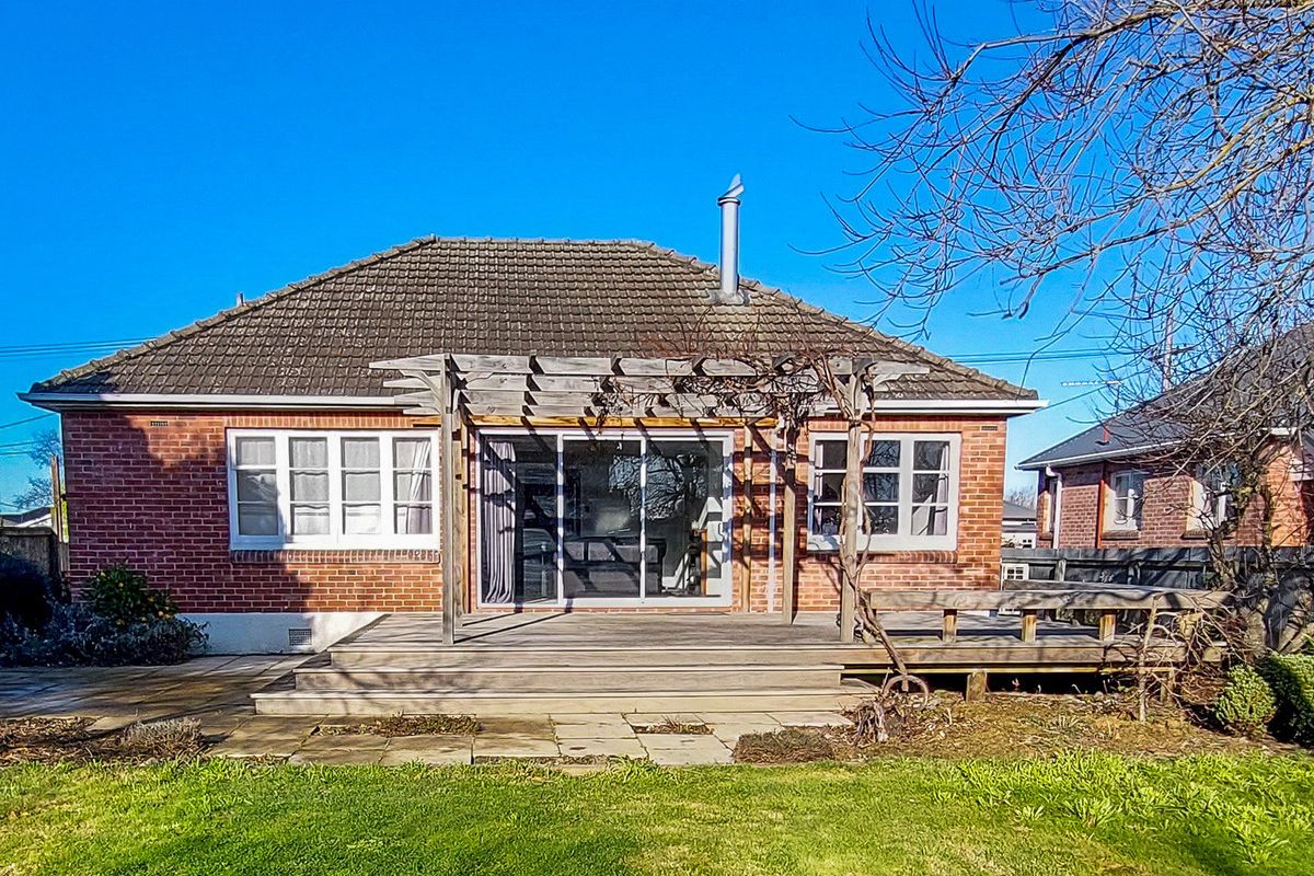 Three Bedrooms in Allenton - Widok 2