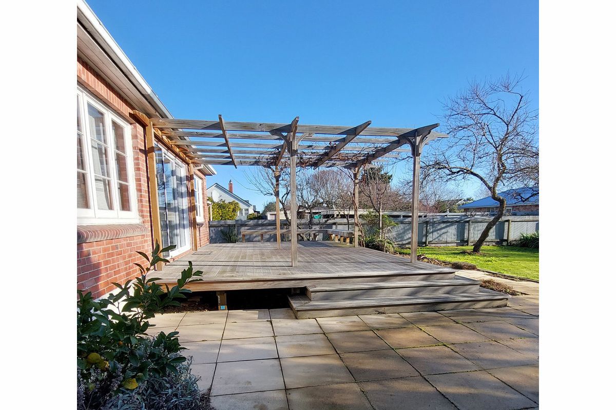 Three Bedrooms in Allenton - Widok 3