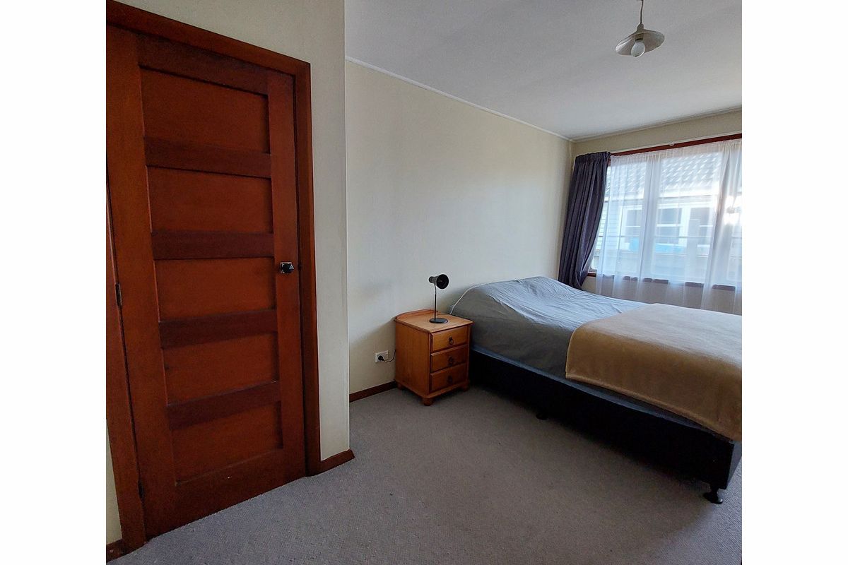 Three Bedrooms in Allenton - Więcej