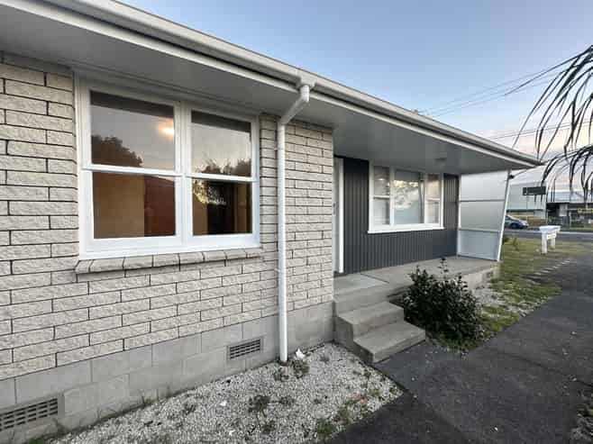 1/215 Swanson Road, Henderson