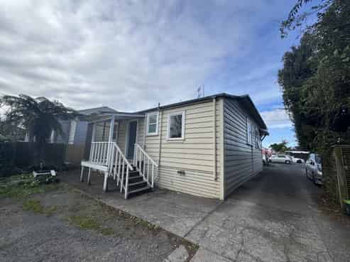 2/415 Sandringham Road, Sandringham