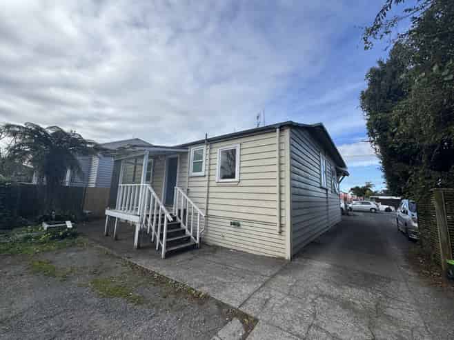 2/415 Sandringham Road, Sandringham