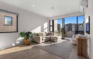 207/165 Lake Road, Northcote