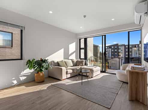 207/165 Lake Road, Northcote