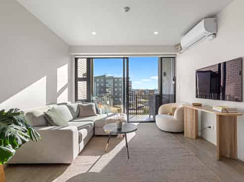 207/165 Lake Road, Northcote