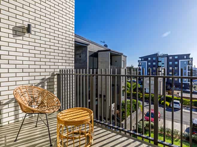 207/165 Lake Road, Northcote
