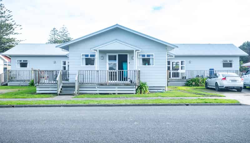 1, 2, 3/37 River Parade, Wairoa
