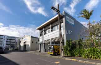 THREE-PHASE 330M² INDUSTRIAL OPPORTUNITY
