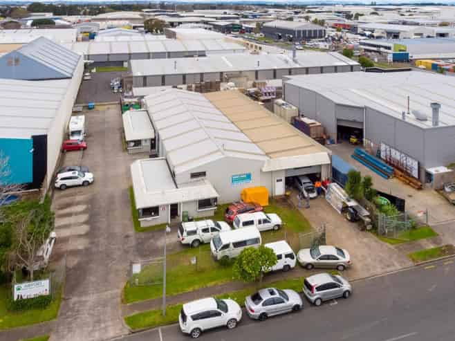 INDUSTRIAL GEM TO LEASE

