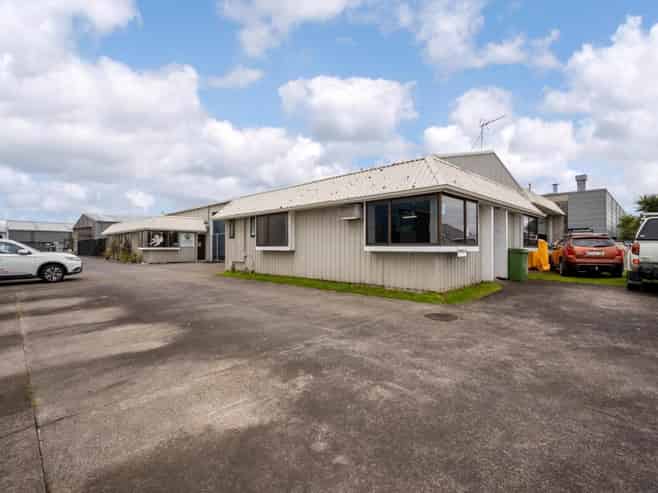 INDUSTRIAL GEM TO LEASE
