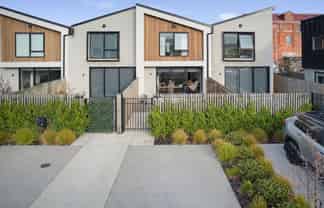 8/321 Lincoln Road, Addington