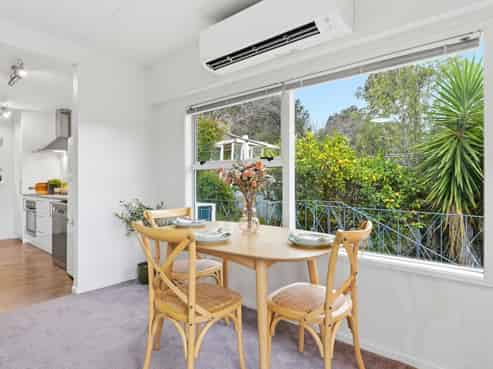 73B Great North Road, Saint Johns Hill