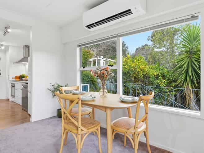 73B Great North Road, Saint Johns Hill