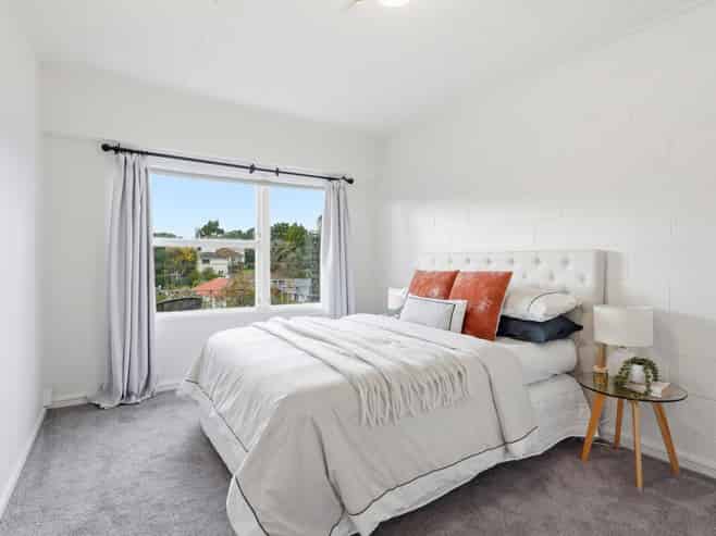 73B Great North Road, Saint Johns Hill