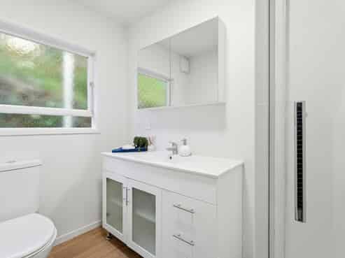 73B Great North Road, Saint Johns Hill
