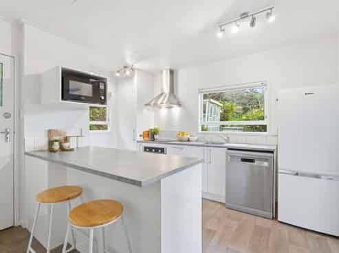 73B Great North Road, Saint Johns Hill