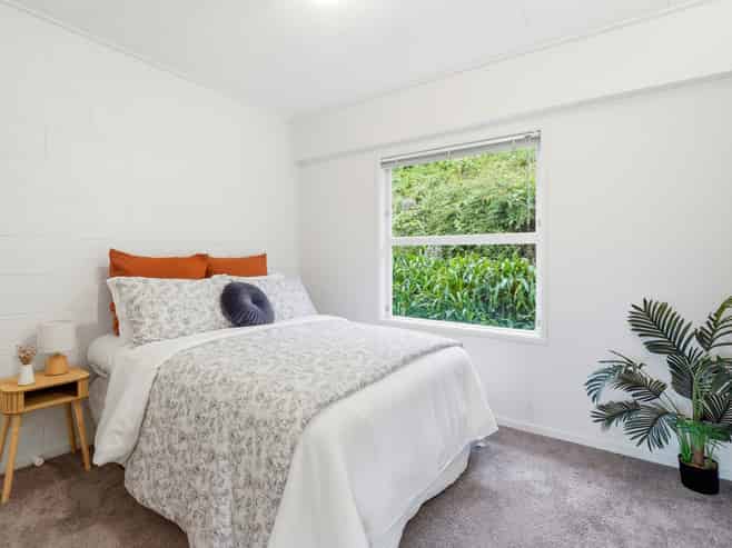 73B Great North Road, Saint Johns Hill