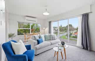 73B Great North Road, Saint Johns Hill