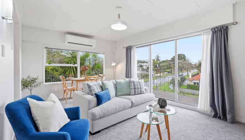 73B Great North Road, Saint Johns Hill