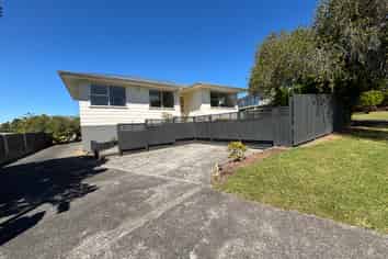 4 Karo Place, Glendene