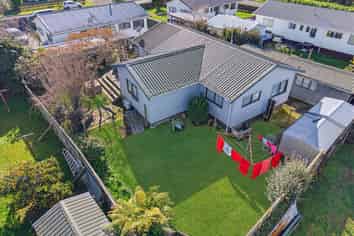 15B Ngahu Street, Fairy Springs