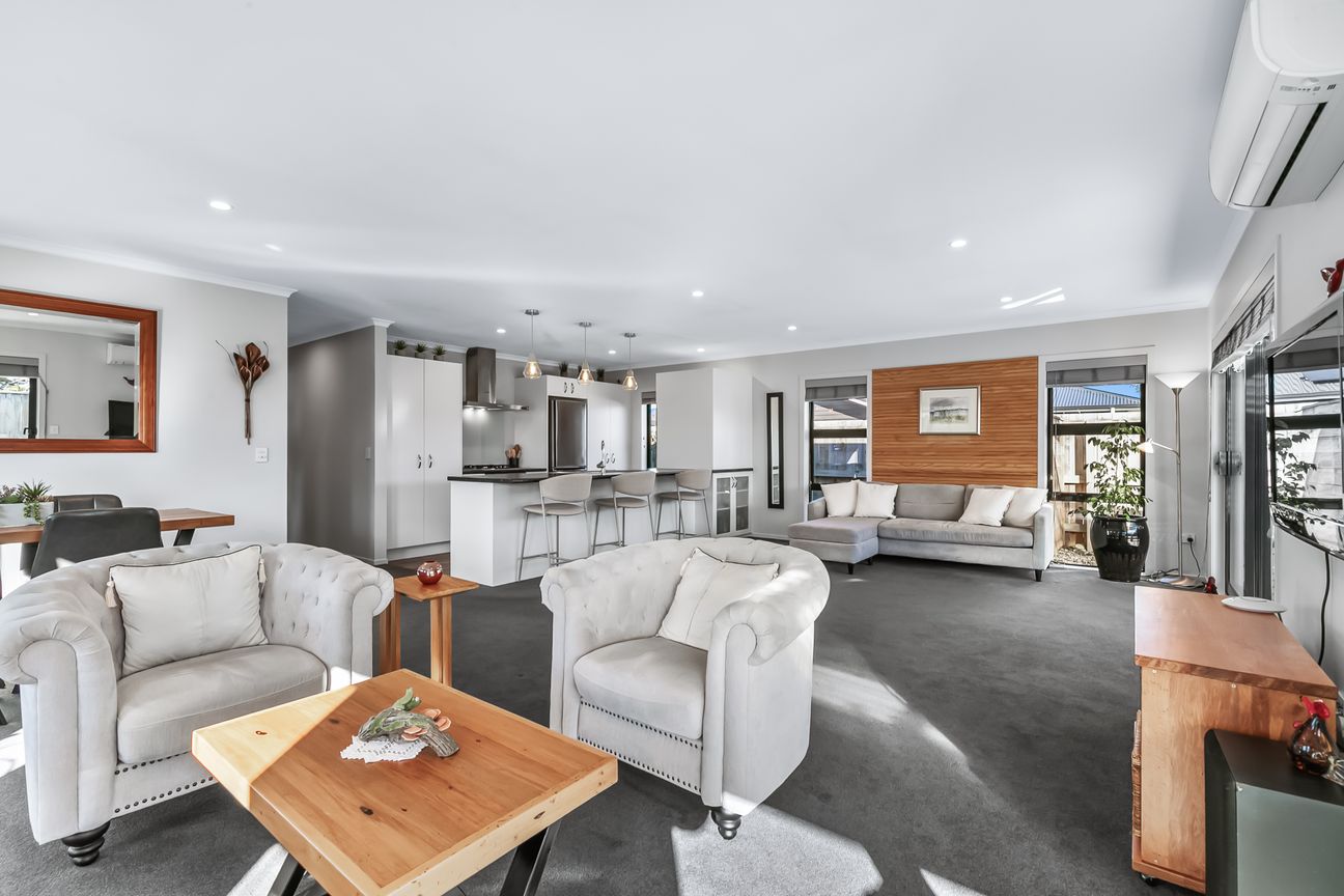 Imagine yourself living here - Mynd 3