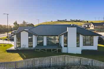 36 McNeil Street, BALCLUTHA