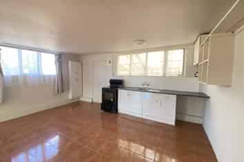 8a Sabot Pl, Massey