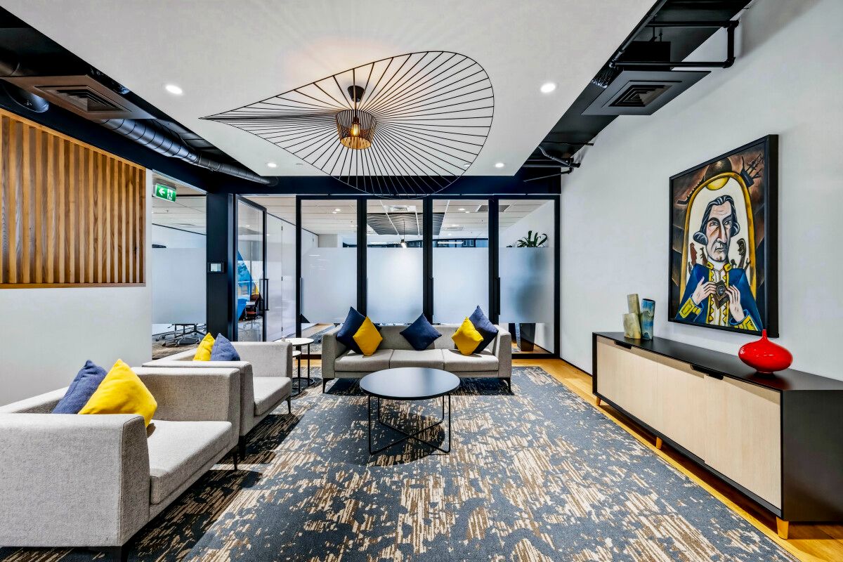 Premium Fitout with 20+ Secured Parks - Bild 2