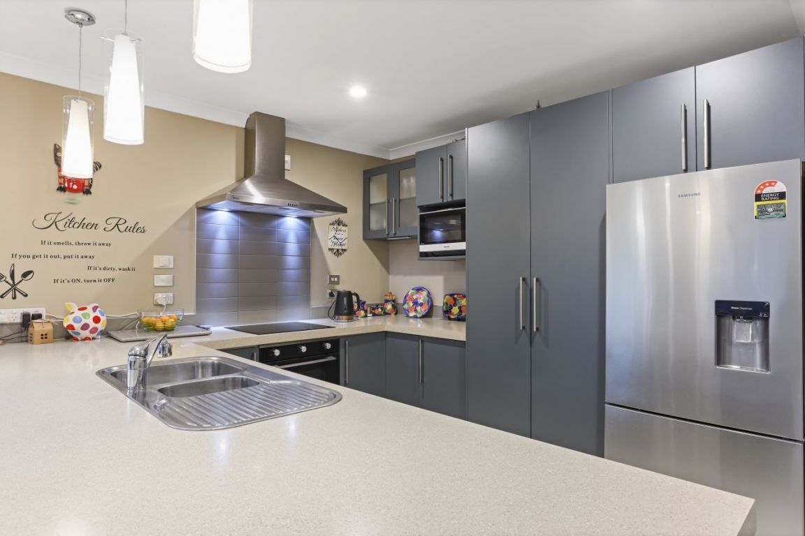 Spacious Family Living & Room for All the Extras - Aanzicht 2