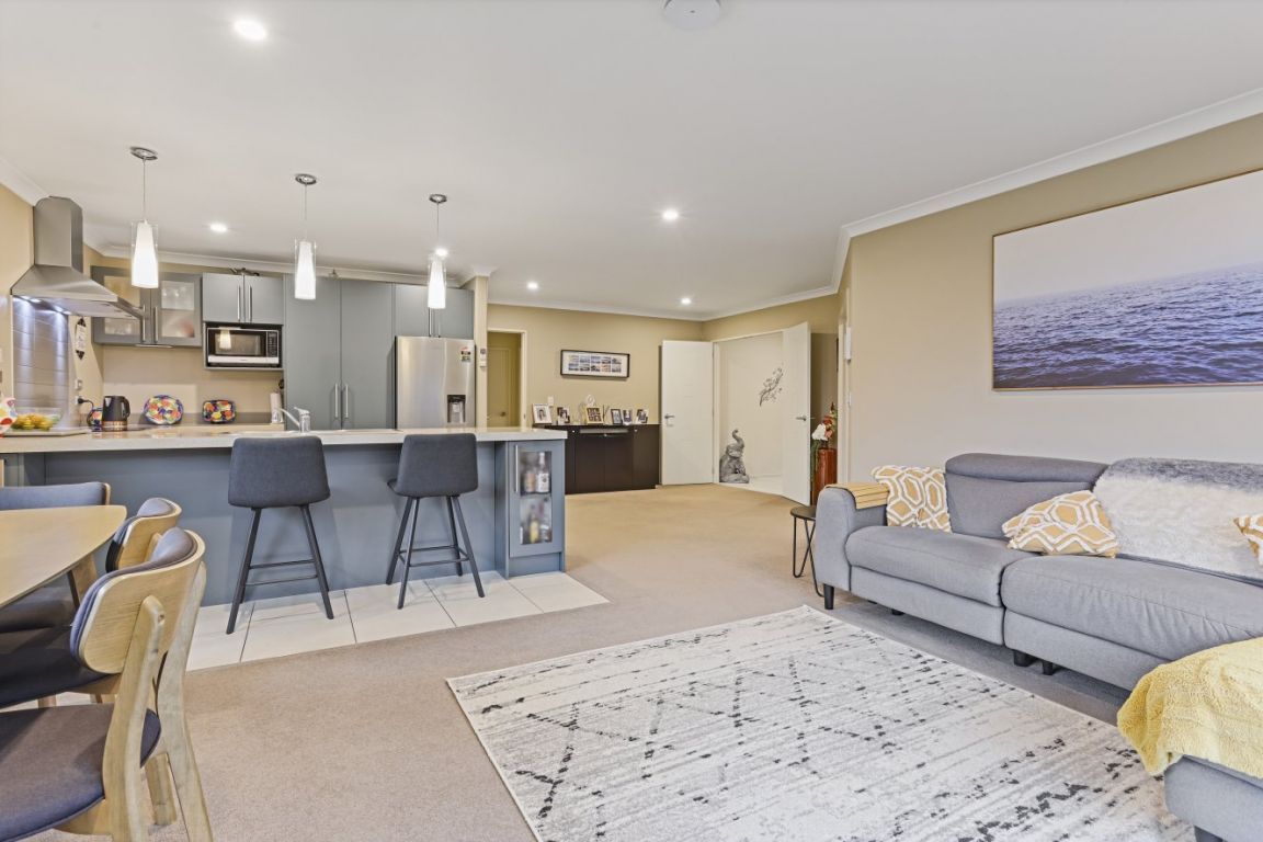 Spacious Family Living & Room for All the Extras - Aanzicht 3