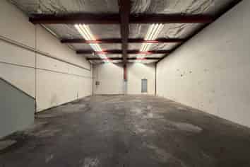 Clearspan 220m² Industrial Unit