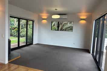 20a Carlton Crescent, Maraetai