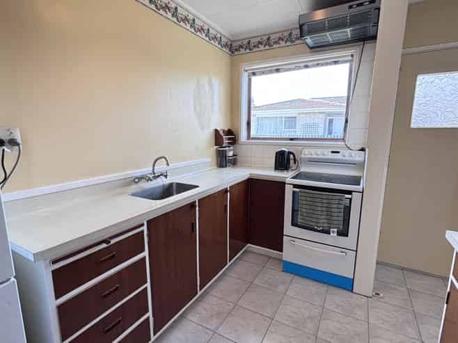 1/408 Southampton Street East, Akina
