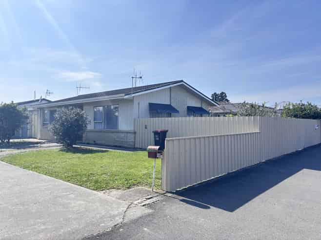 1/408 Southampton Street East, Akina