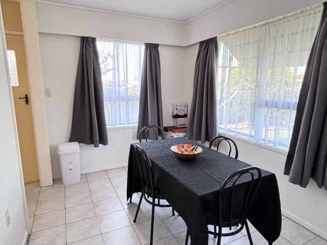 1/408 Southampton Street East, Akina