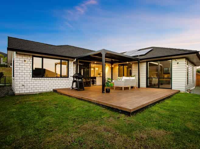 145 John Burke Drive, Aotea