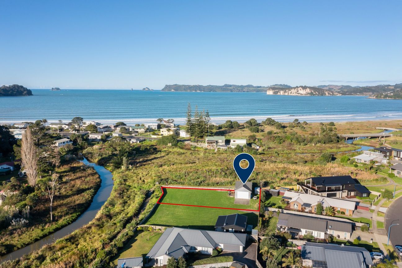Big land, perfect location, Whitianga