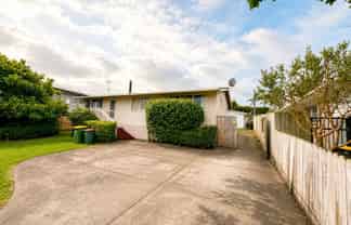 4 Micawber Place, Mellons Bay