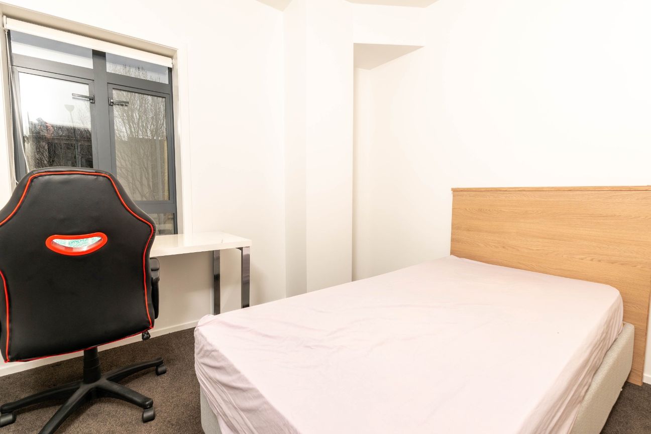 Stunning corner apartment 3 bedrooms and 2 bathrooms. - Meer