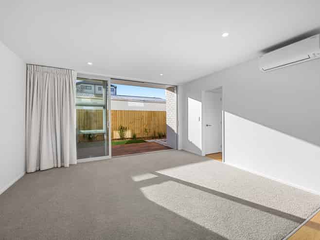 4/75 Stanmore Road, Linwood
