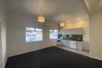 2/21 Broadway , Picton