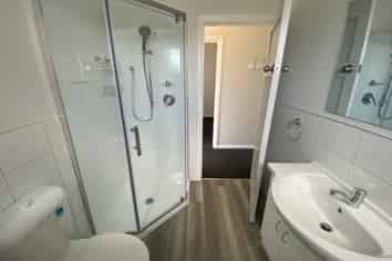 2/21 Broadway , Picton