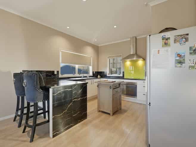 85C Dixon Road, Glenview