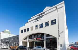 PREMIUM NEWMARKET OFFICE