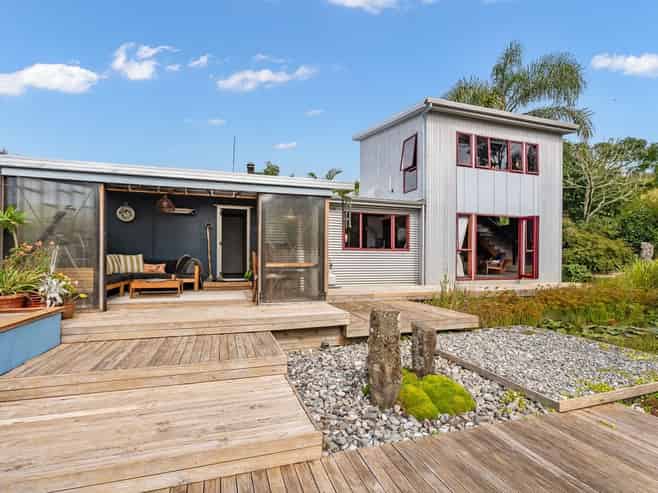 2080 State Highway 1, Hukerenui and Surrounds