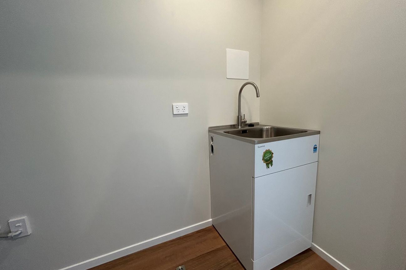 2 Bedrooms Epuni - Fler