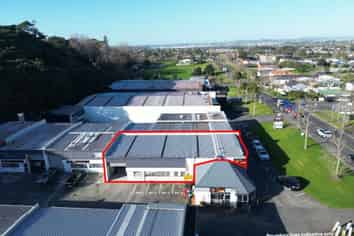 HIGH STUD 352M² INDUSTRIAL

